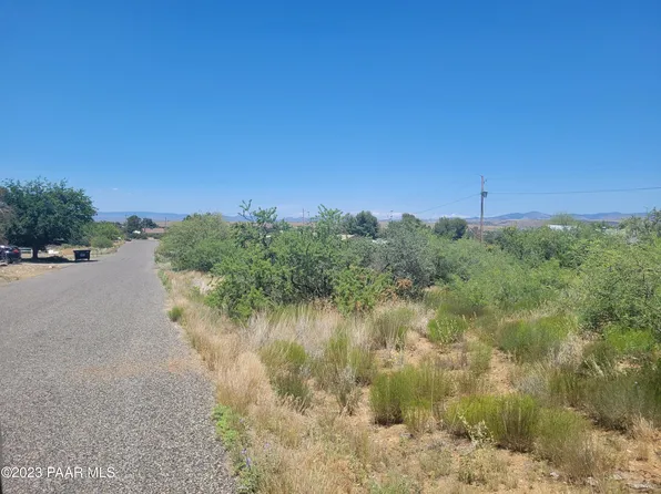 16569 S White Rock Ln, Cordes Lakes, AZ 86333