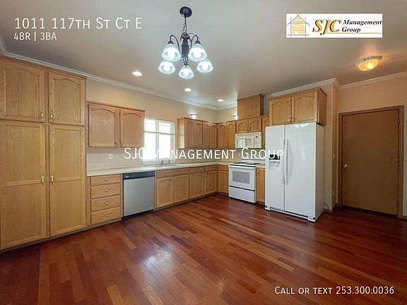 4th image of 1011 117th Street Ct E