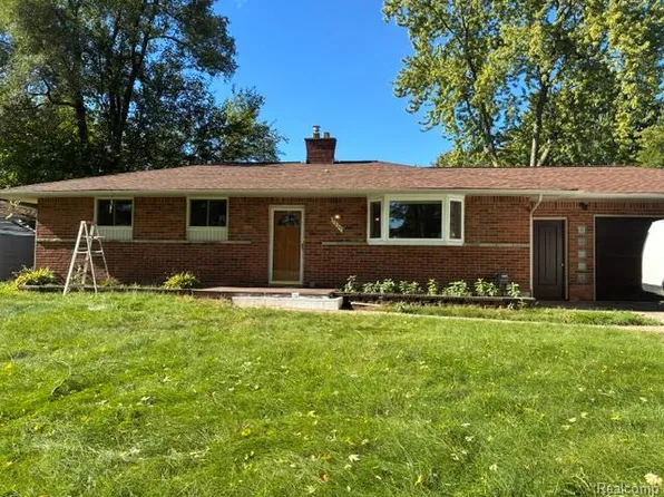 3825 Breaker St, Waterford, MI 48329