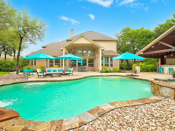 5th image of 213 Vista Ln