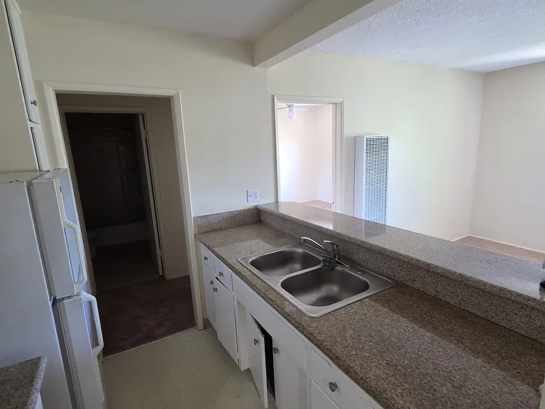 1029 Magnolia St #D — Photo 2
