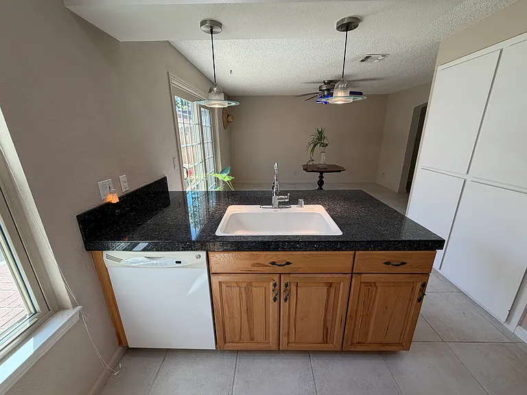 2223 Bridlewood Dr — Photo 4