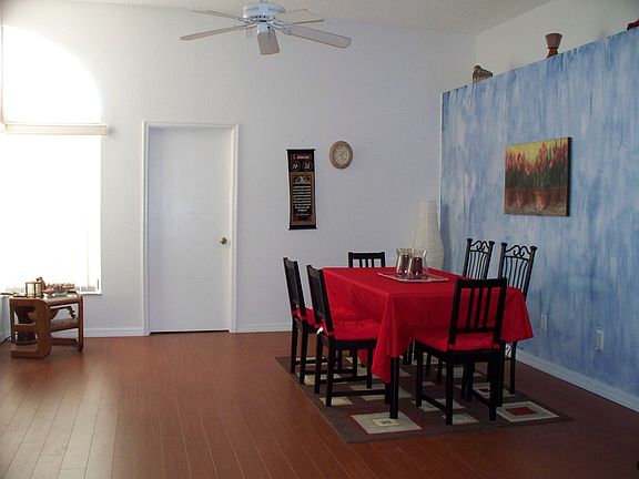 laminate wood floor 
