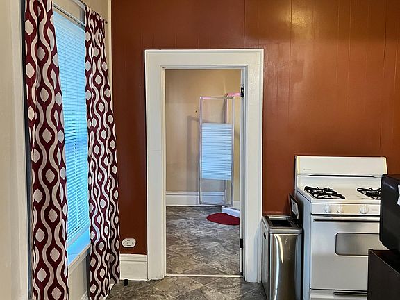 4th image of 307 1/2 W 2nd Ave APT 1