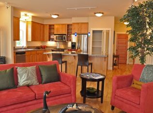 120 Hall Brothers Loop NW #10, Bainbridge Island, WA 98110