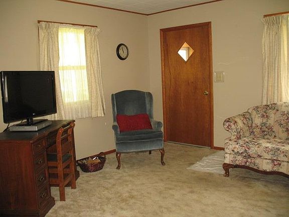 4th image of 305 E Piankishaw St
