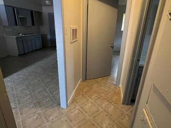 4th image of 5462 Makeig St
