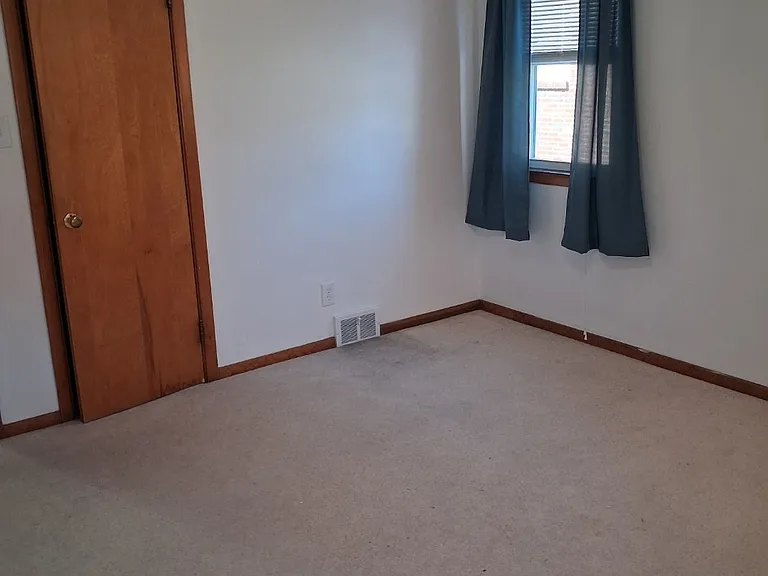 24 Stoneleigh Ave — Photo 12