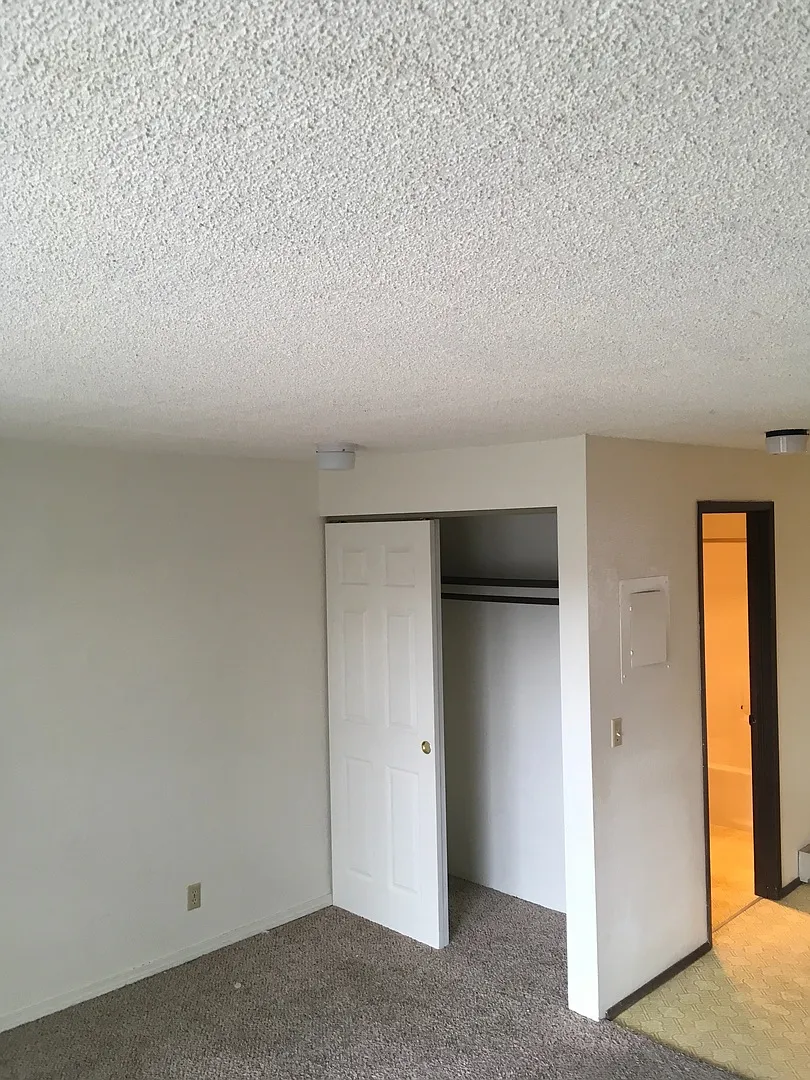 2247 — Photo 2