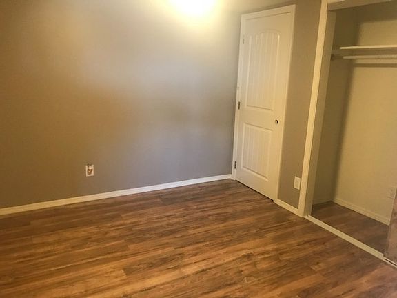 5th image of 904 Riverview Ave