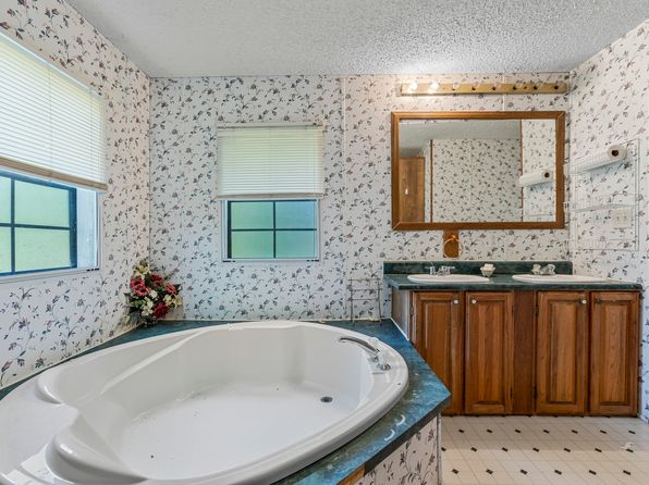 17710 Morehead Rd, Wallingford, KY 41093