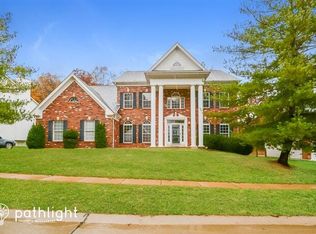 872 Castle Pines Dr, Ballwin, MO 63021