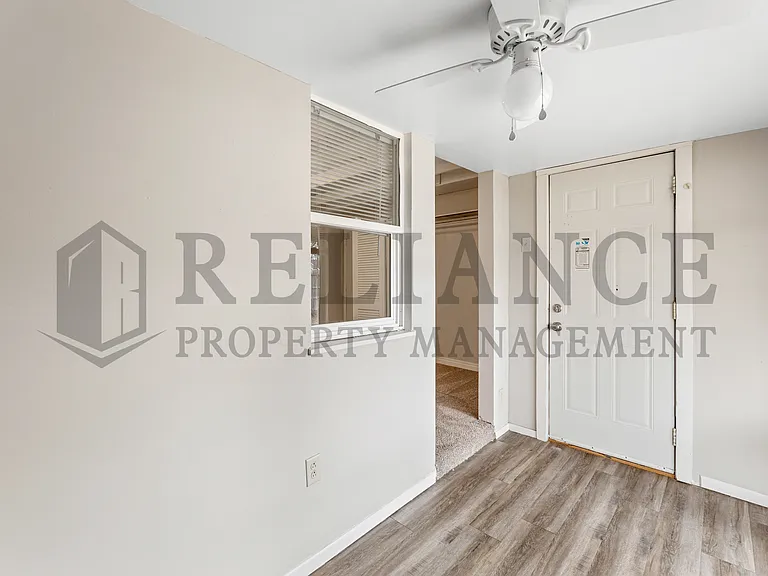 2719 W Douglas Ave — Photo 17