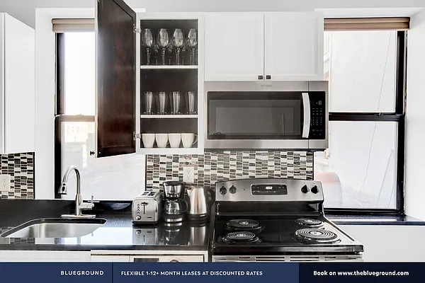 Rented by The Blueground | media 8