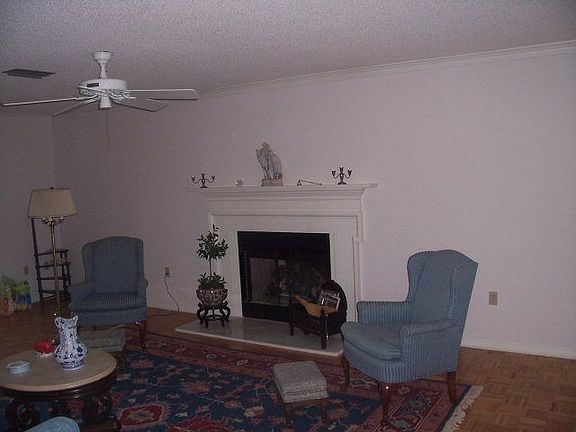 3rd image of 601 Wedgewood Dr