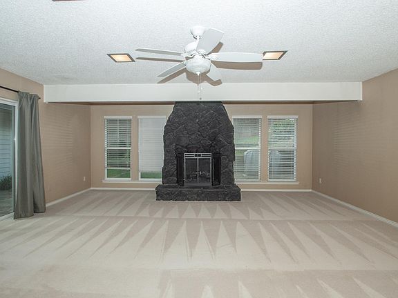 4th image of 2840 Harvest Hill Dr