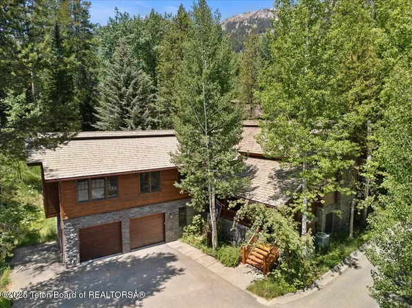 3102 W Arrowhead Rd, Jackson, WY 83001