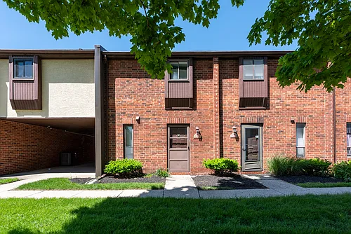 25 King Arthur Blvd Photo 1