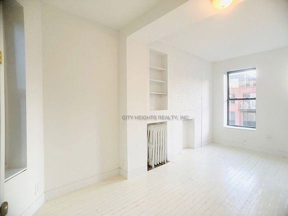 2nd image of 211 E 10th St APT 14