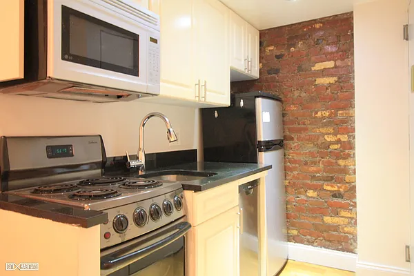 Rented by Citi Habitats | media 36