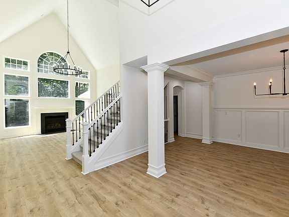 2nd image of 13617 Creekridge Ln