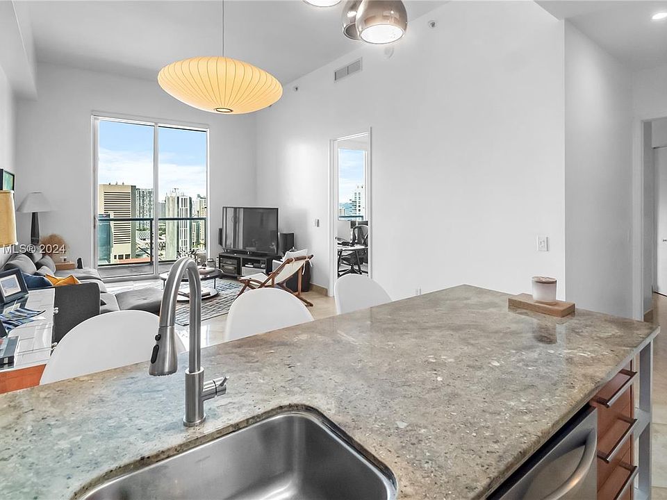 185 SW 7th St Miami FL Zillow