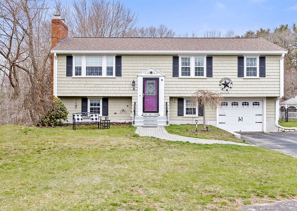 1st image of 8 Green Acres Dr