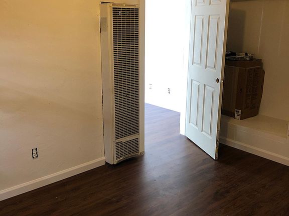2nd image of 1327 Miller St