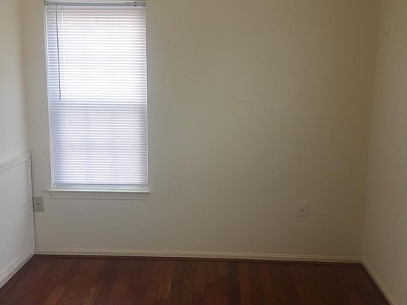 Second up stairs bedroom