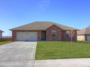 1300 W Millpond Dr, Ozark, MO 65721