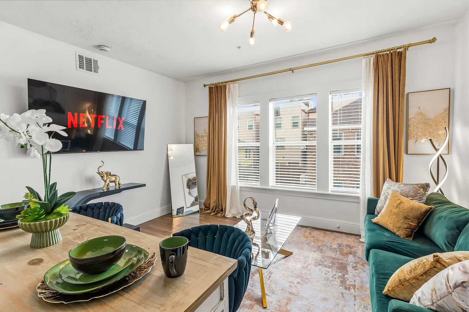 2 bed, 2.0 bath, 1194 sqft, $4,952 — Photo 1