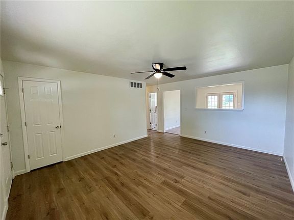 5th image of 810 Gwenn St