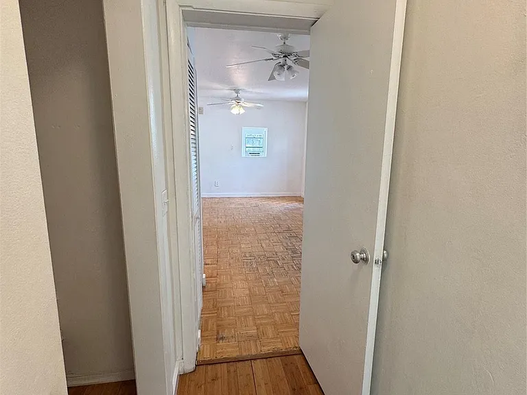 113 SE 4th St — Photo 11
