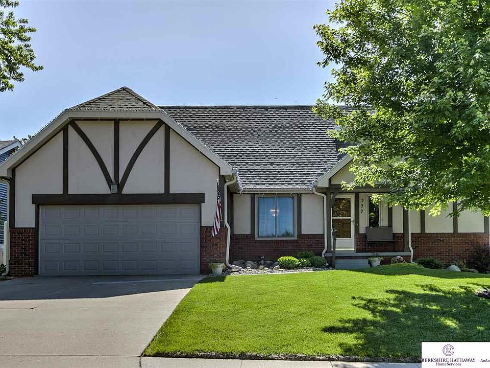 1st image of 557 N 152nd Avenue Cir