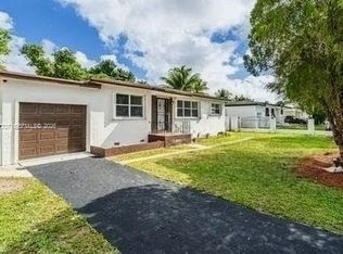 18011 NW 6th Pl, Miami Gardens, FL 33169