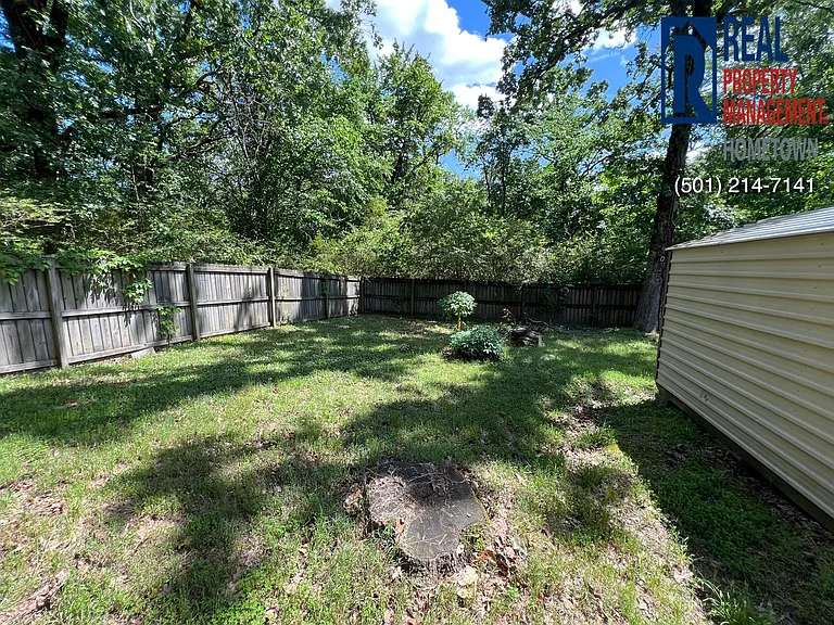 1016 W Kiehl Ave — Photo 16