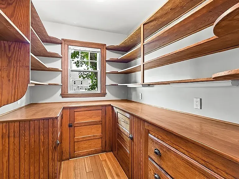 303 Washington St #1 — Photo 8
