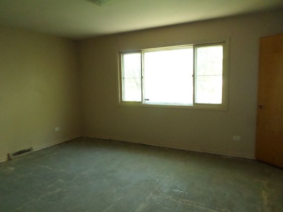 2nd image of 804 W Fitzhenry Ct