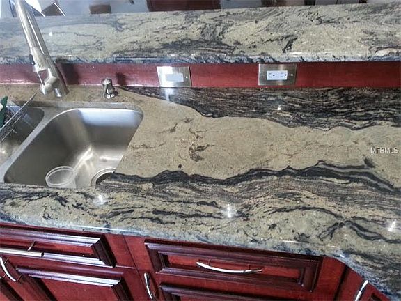 5th image of 303 Drum Ln