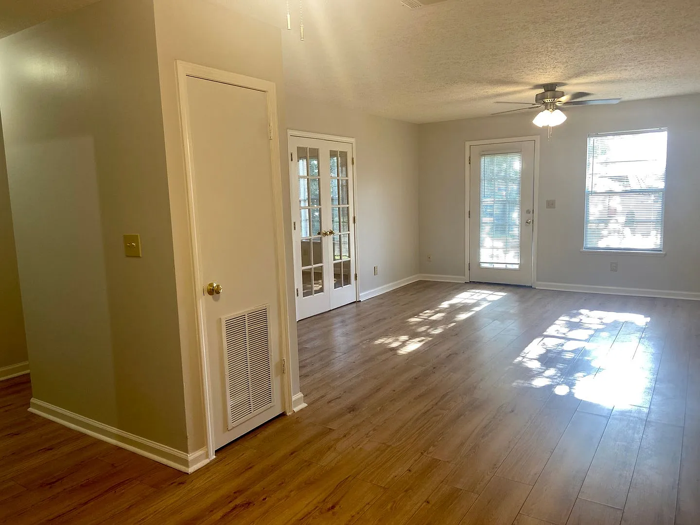Cute 2 bedroom 1 Bath apartment! — Photo 4