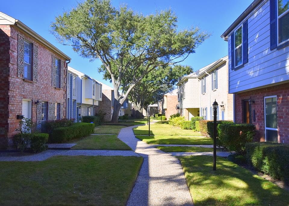 1st image of 10288 Briar Forest Dr #26