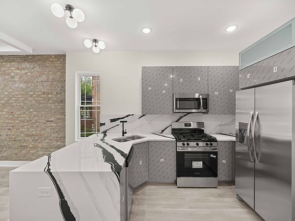 3rd image of 7232 S Union Ave