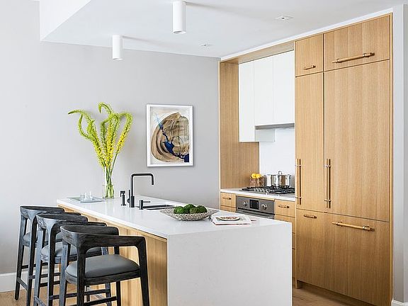 3rd image of 2218 Jackson Ave Unit Penthouse 4