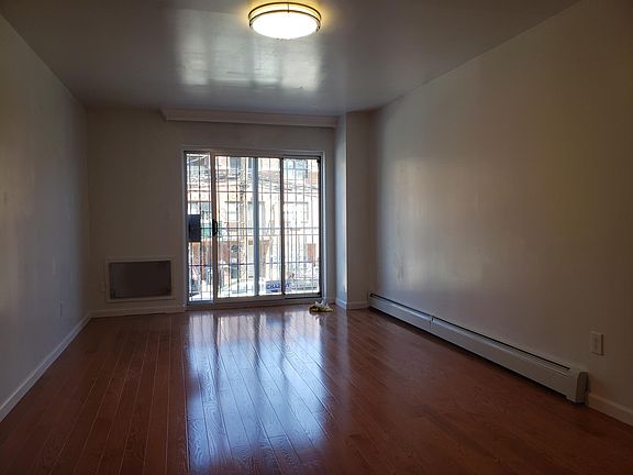 4th image of 3834 147th St #38