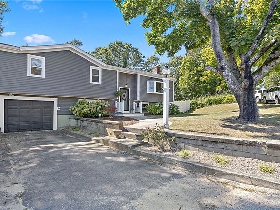 2nd image of 13 Eel River Cir
