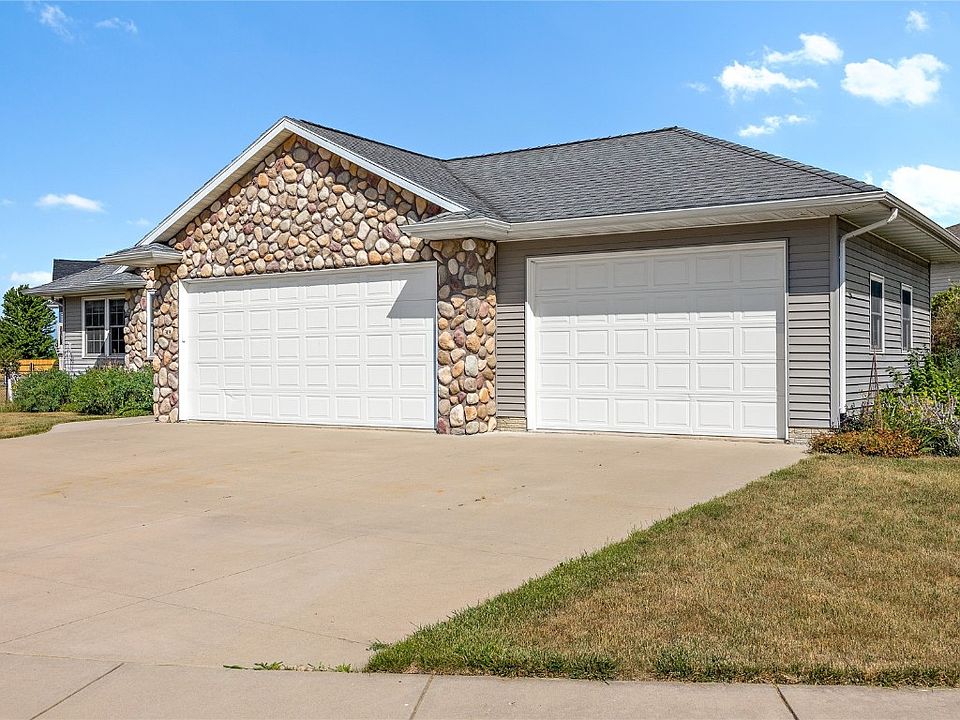 319 Willow St, IA 52202 Zillow