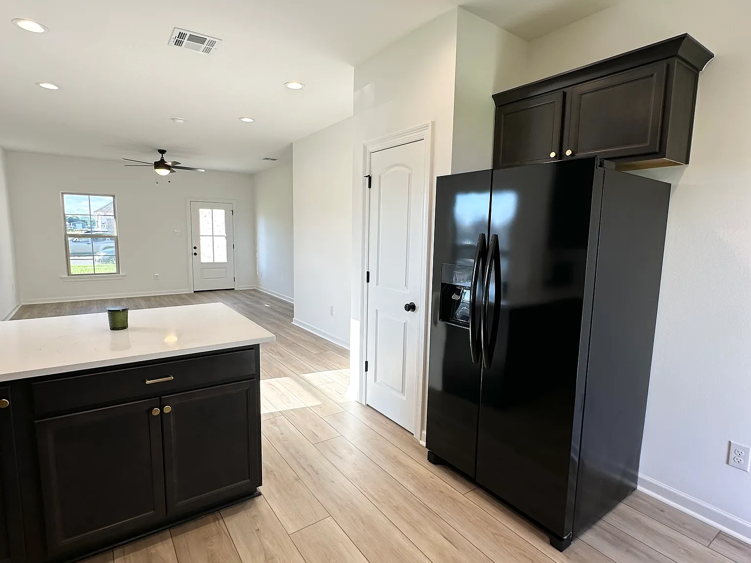 3 bed, 1321 sqft, $1,800 — Photo 3