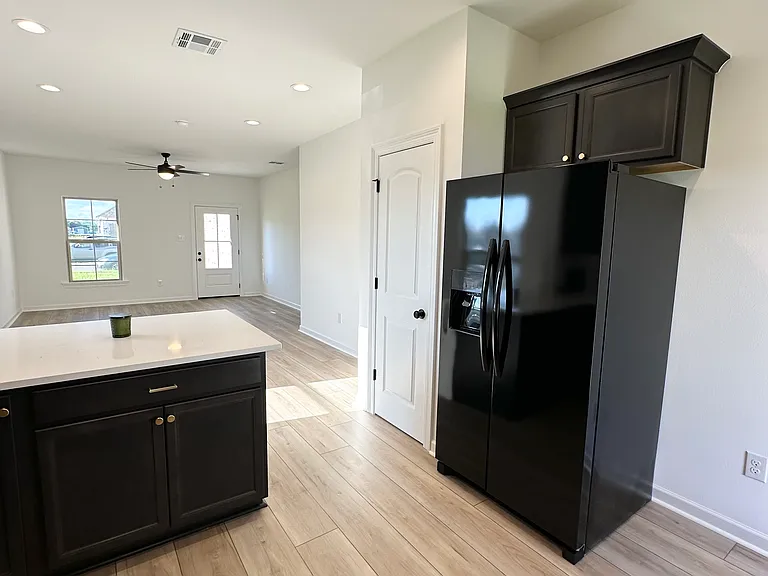 7382 Alley Oak Ln — Photo 3