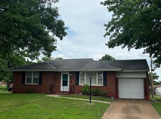 1242 Wentworth Dr, Saint Louis, MO 63137