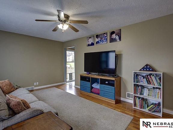 5th image of 415 Highland Dr